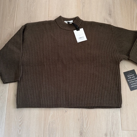 Tuckernuck Pomander Place Crewneck Sweater Olive Green Large NWT large - Picture 2 of 7